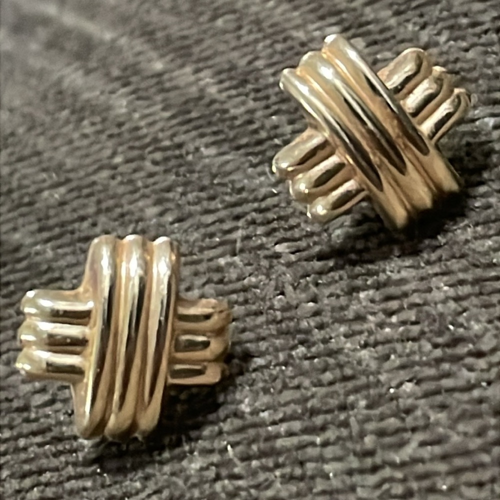 14K Yellow Gold 1990s Vintage “Kisses” “X” Earrings
